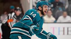 Rutta dal gól přes celé hřiště a pomohl Sharks k výhře. Uspěl i Columbus