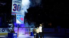 Velká pocta. Rangers vyvěsili Lundqvistovi dres, přál mu i Hašek
