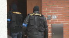 Padl verdikt za donášení lihové mafii. Bývalým celníkům hrozí až 16 let vězení
