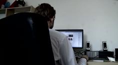 Na Ostravsku měl otec od rodiny stahovat dětské porno, je obviněný
