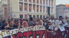 V Itálii zemřel muž po policejním zásahu. Smrt vyhnala do ulic tisíce lidí