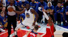 Trable v týmu šampiona NBA. Zkušený matador prý napadl mladého spoluhráče