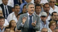 John není žádný rasista, zastává se Mourinho potrestaného Terryho