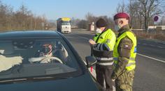 Policisté přitvrzují. Domlouvat řidičům nebudou, zvolí hned pokutu
