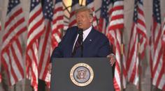 Proti mé vůli mě líbal a osahával, tvrdí žena o Trumpovi. Ten to popírá