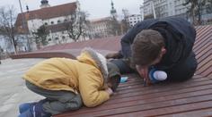 Lavičky v Brně mají problém. Co jednou schvátí, to už nenavrátí