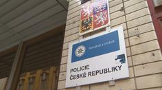 Opilec na policejní služebně rozlil benzín a hrozil, že vše zapálí