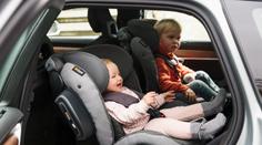 Češi vybírají autosedačky: Po směru, nebo proti? Levné, nebo radši dražší?