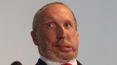 Vysmahni, totál lůzr, vy**rání. Klaus ml. se pustil na facebooku do lidí