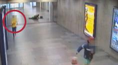 Odporné: Školák (14) zaútočil na seniora v pražském metru! VIDEO