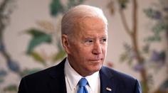 Záhadný let Bidena do Polska: Prezident USA se Česku vyhnul obloukem
