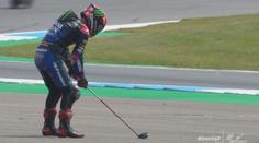 Oslava na MotoGP skončila trapasem: Chtěl hrát golf, odpal ho ale potrápil