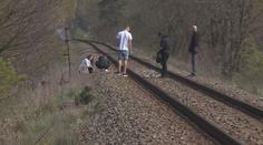 Další tragická smrt na přejezdu u Mlékojed! Dívku srazil vlak