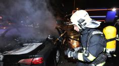 V pražských Kyjích hořela auta, škoda jde do milionů