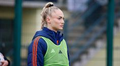 Sexy fotbalistka Alisha možná přijde o domácí Euro. Potřebuje čas, říká trenérka