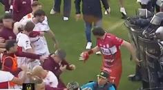 Pořádná divočina v Jižní Americe. Policie použila na fotbalisty pepřový sprej