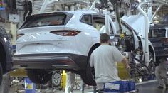 Stát plánuje pomoci automobilkám. Chce proplatit náklady na zaměstnance