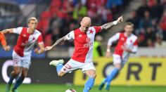 VIDEO: Stoch v Petrohradu zvonil na břevno, gólman vůbec netušil