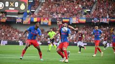 S boží pomocí to dokážeme, řekl boss FCSB. Už počítá peníze z pohárů