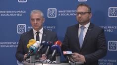 V září chceme úředníkům zvednout platy, oznámil Jurečka. Středula určil o kolik