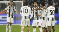 Chaos na stadionu Juventusu. Fanoušci se během zápasu poprali, zasahovat museli i hráči