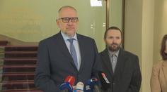 Bek se omlouval za selhání e-přihlášek. Zvažuje prodloužení času k jejich podání