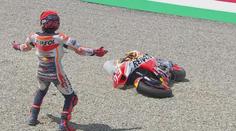 Proč vždycky já? Marc Márquez opět spadl, pak proklínal motorku