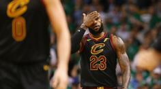 LeBron nevěří svým očím! Bostonu stačí jediná výhra a je ve finále