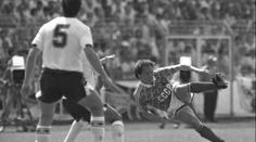 Držitel Zlatého míče brání Ukrajinu. Bývalý fotbalista vstoupil do armády