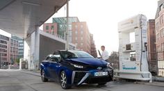 Elektromobilita jako slepá cesta? Evropa stále víc pokukuje po vodíku