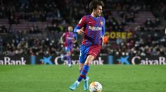 Jak to udělal? Talent Barcelony dal na tréninku parádní gól zpoza brány
