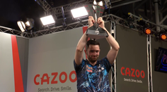 Úžasné finále. Van Gerwen zavřel devítku, králem je ale Humphries