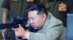 Kim Čong-un má na tváři záhadné znaménko. Vážná nemoc, tvrdí lékaři