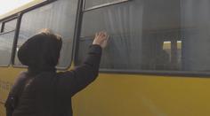 Ve Lvově se rozdělují rodiny. Ženy se loučí s manželi, kteří míří na frontu