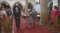 Životní příběh dvou manželských párů. Společně oslavily Diamantovou svatbu