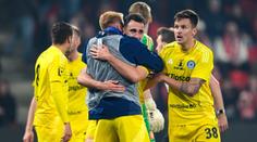 Tři červené a zlomená noha Klimenta. Po řežbě postupuje do finále poháru Sigma