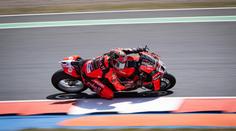 Razgatlioglu hattrick v Mostě nezískal. Na cílové rovince ho předjel Bulega