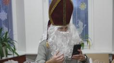 Mikuláši, čerti a andělé vyrazili do ulic. Jejich návštěva může vyjít draho