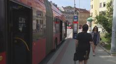 Za jízdy si prý lakovala nehty! Test u řidičky trolejbusu potvrdil drogy