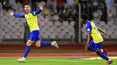 Ronaldova neskutečná show. Nasázel čtyři góly a Al-Nassr vede ligu