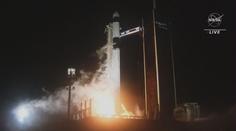 Čtveřice astronautů se dočkala. Raketa Falcon 9 zamířila k vesmírné stanici