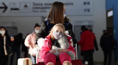 Česká rodina chtěla odletět z Číny, miminko do letadla odmítli pustit!