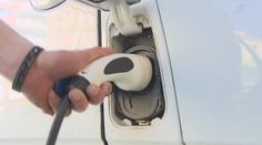 Nástup elektroaut spotřebu energií moc neovlivní. Problémy mohou mít vesnice