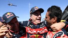 Dakar je v cíli! Sainz slaví hattrick, Prokop dojel před Alonsem
