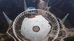 Čína loví UFO. Vystěhovala město a na jeho místě staví obří teleskop