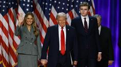 Šéf UFC i Donaldova kopie. Kdo jsou lidé, kteří s Trumpem slavili na pódiu