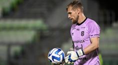 Bizár v albánské lize. Brankář daroval gól soupeři, poté odešel ze hřiště