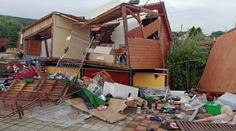 Tornádo na Slovensku. Živel zničil koupaliště Podhájska, škody jsou obrovské