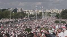 Protesty proti Lukašenkovi pokračují. Režim umlčuje zahraniční novináře