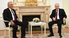 Je to mnohem vážnější. Putinovi zmodraly ruce, obličej má ještě oteklejší
